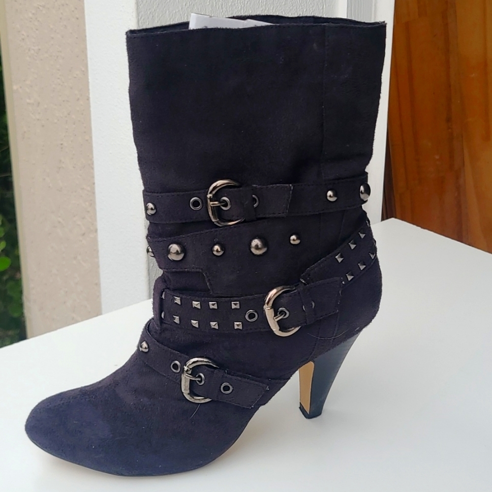 Black Belt Straped Boots, Size 7